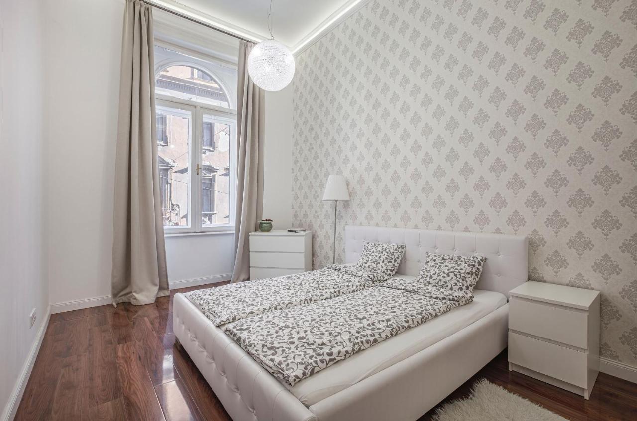 דירות בודפשט Luxury Art Deco Flat / Big Balcony מראה חיצוני תמונה